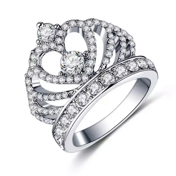 Silver Princess Crown with Heart-Shaped CZ Ring - Picture 2 of 7